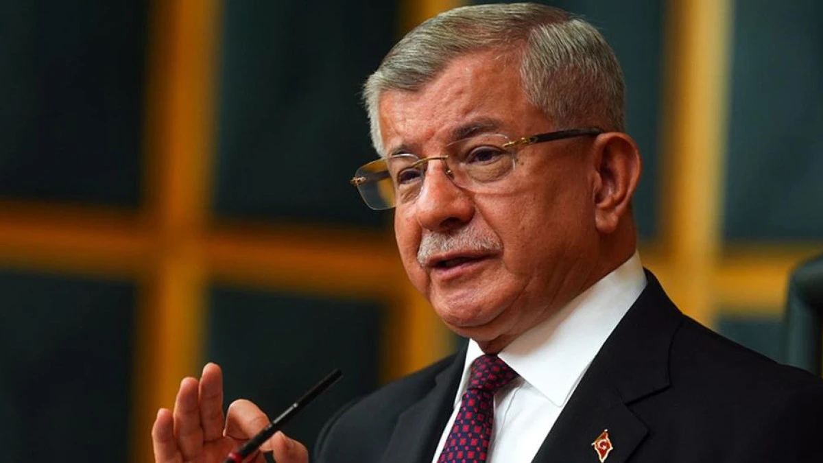 Ahmet Davutoğlu partisini kapatıp siyaseti bıraktı
