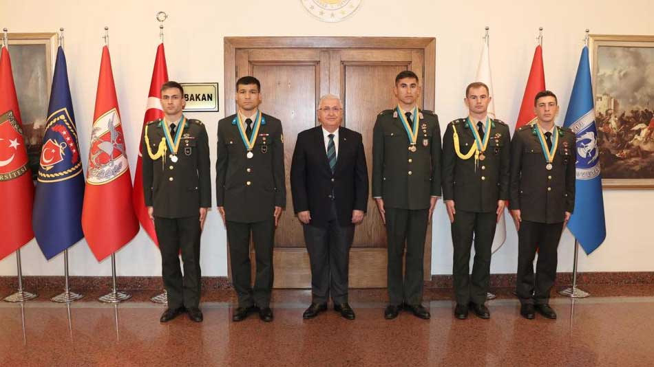 Bakan Güler, TSK'nın Dünya şampiyonlarını ağırladı 