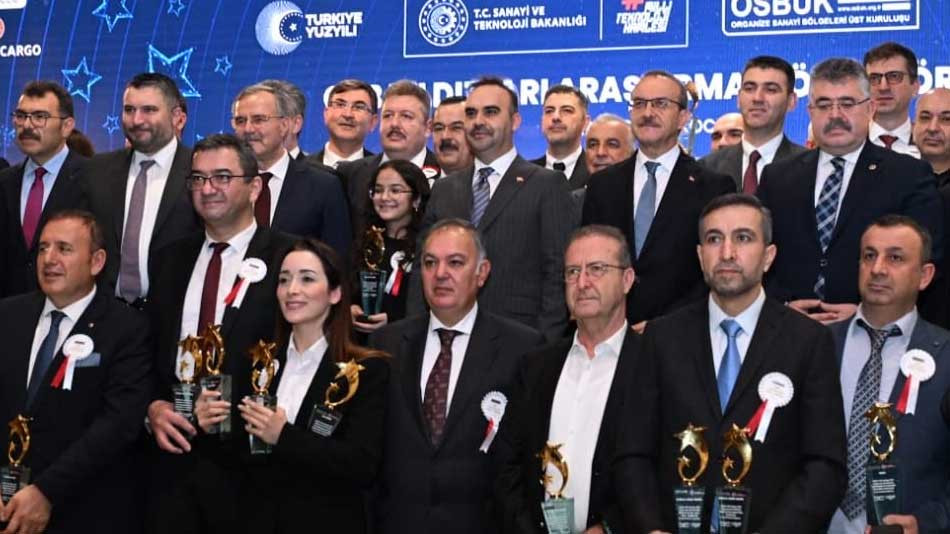 Bakan Kacır OSB yıldızlarının ödüllerini Gebze'de verdi 