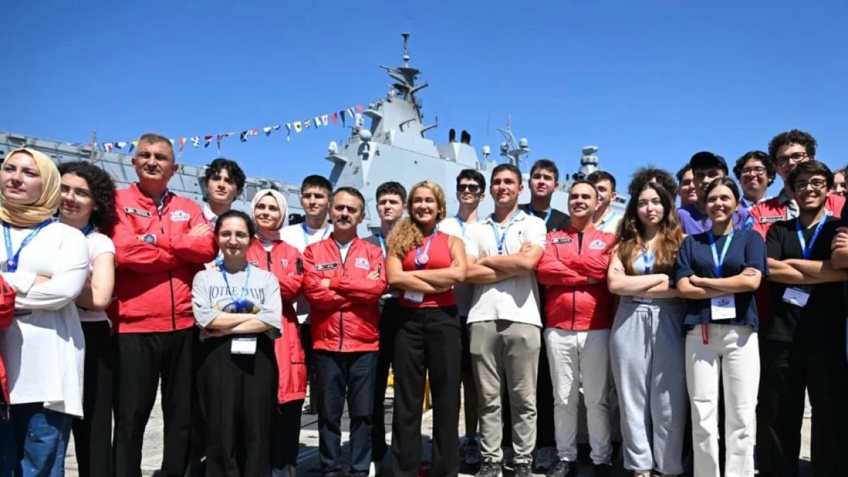 Bakan Kacır, TEKNOFEST Mavi Vatan i&ccedil;in G&ouml;lc&uuml;k'e geldi