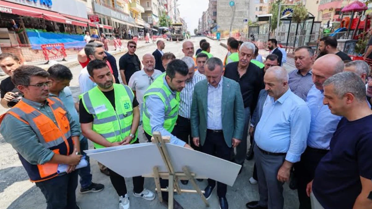 B&uuml;y&uuml;kakın, Gebze'deki &ccedil;alışmaları yerinde inceledi
