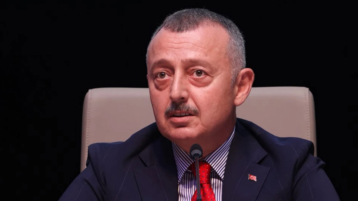 B&uuml;y&uuml;kakın'dan tokat gibi cevap: Su&ccedil; olduğunu d&uuml;ş&uuml;n&uuml;yorsanız mahkemeye verin