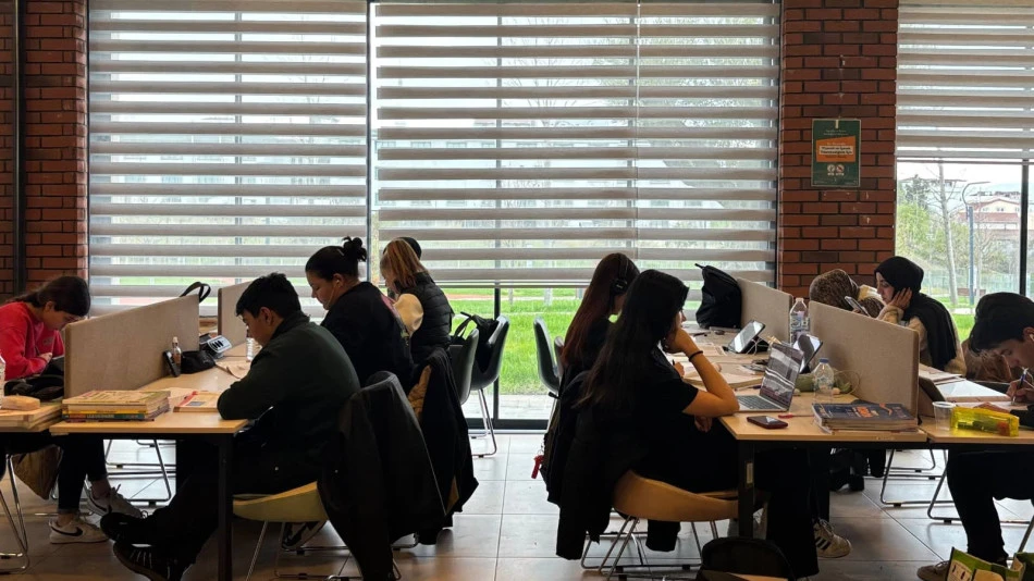 B&uuml;y&uuml;kşehir&rsquo;den k&uuml;t&uuml;phanelere sınav mesaisi