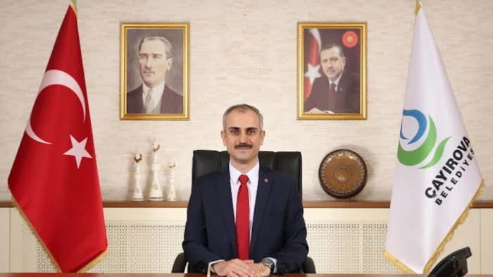 &Ccedil;ayırova Belediye Başkanı &Ccedil;ift&ccedil;i: 15 Temmuz fedakarlığın ismidir