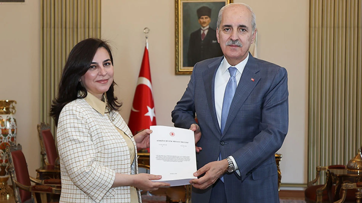 &Ccedil;ocuklarla ilgili rapor Kurtulmuş'a teslim edildi