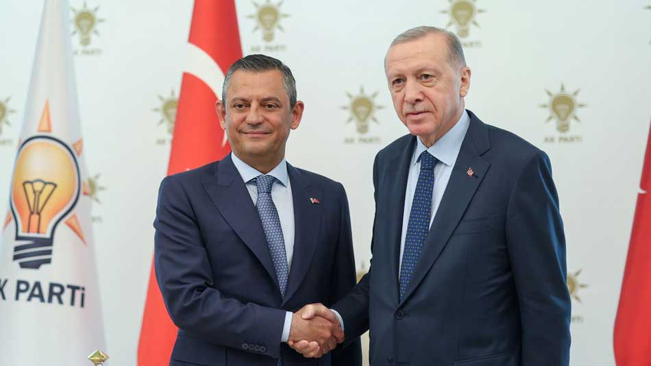  Erdoğan, CHP Genel Başkanı Özel'le görüştü