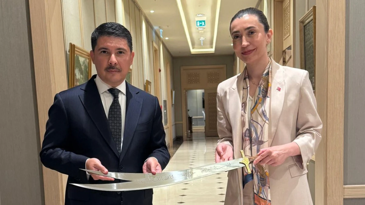 Esma Ersin, Hasan Doğan'a Z&uuml;lfikar ile teşekk&uuml;r etti