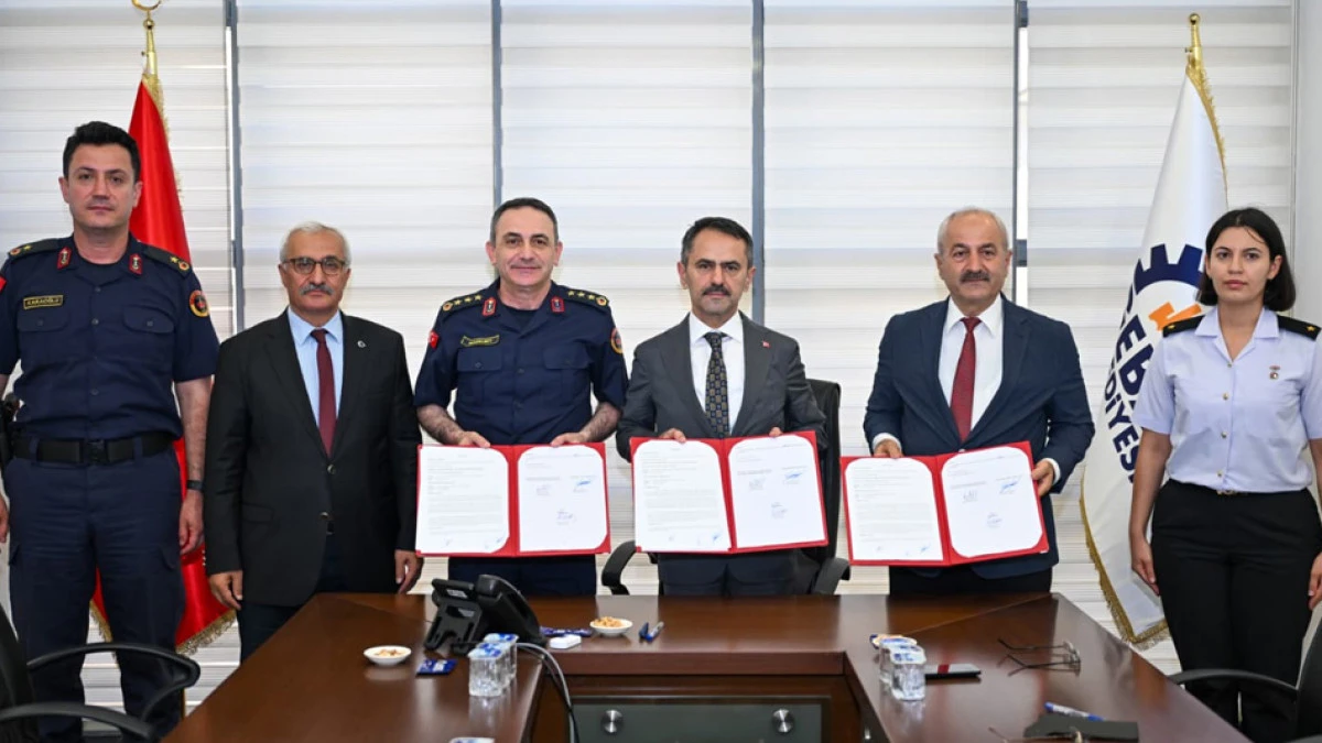 Gebze Jandarma Komutanlığı yeni hizmet binası i&ccedil;in imzalar atıldı