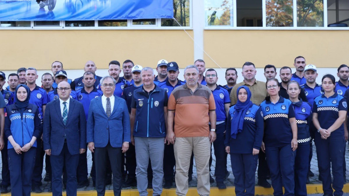 Genel Serketer Hayri Bara&ccedil;lı'dan zabıtaya kutlama 