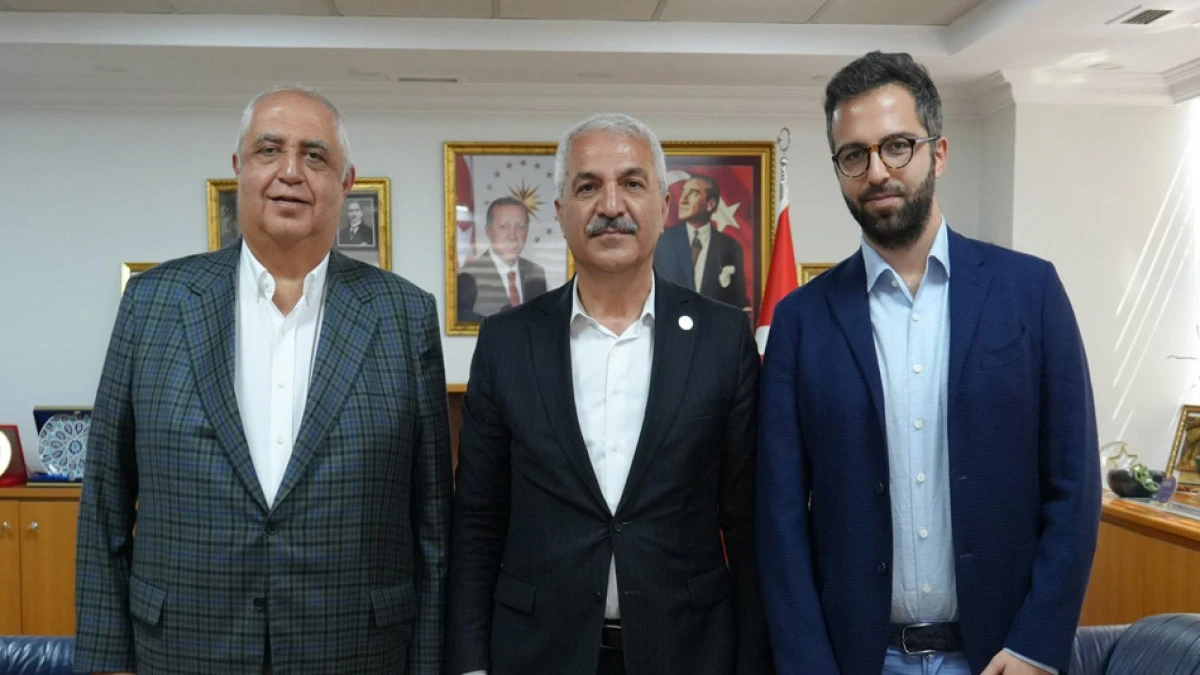 İşadamı Mehmet Başaran ile Kaan Başaran'dan GTO Başkanı Aslantaş'a anlamlı ziyaret
