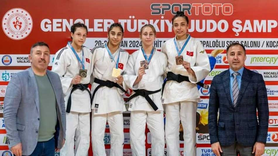 Kağıtspor, Gençler Türkiye Şampiyonasına damga vurdu 