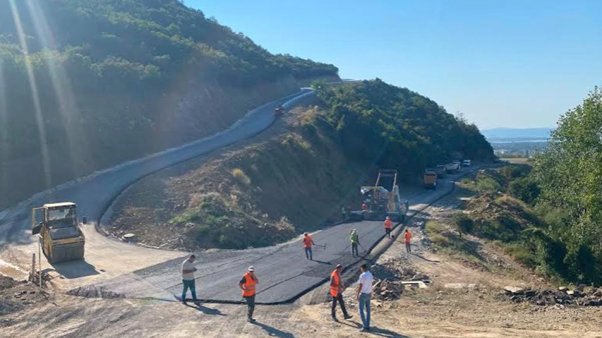 Kocaeli B&uuml;y&uuml;kşehir Karam&uuml;rsel yollarına el attı
