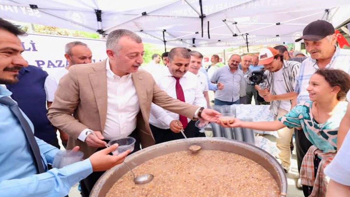 Kocaeli'de Aşure kazanı kardeşlik i&ccedil;in kaynadı