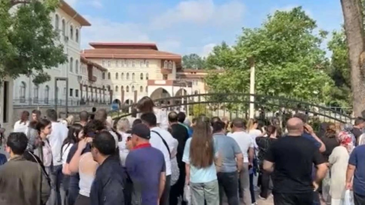  Kocaeli'de binlerce &ouml;ğrenci lise hayali i&ccedil;in ter d&ouml;kt&uuml;