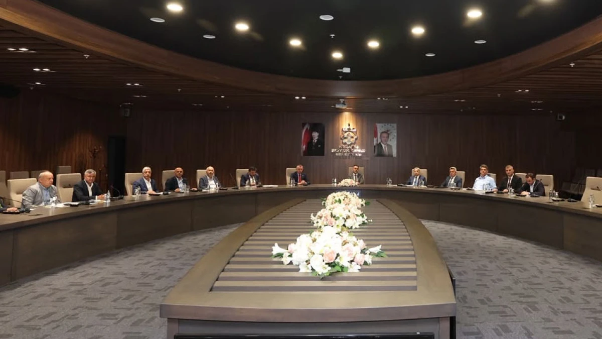 Kocaeli'deki sokak hayvanları sorunu masaya yatırıldı