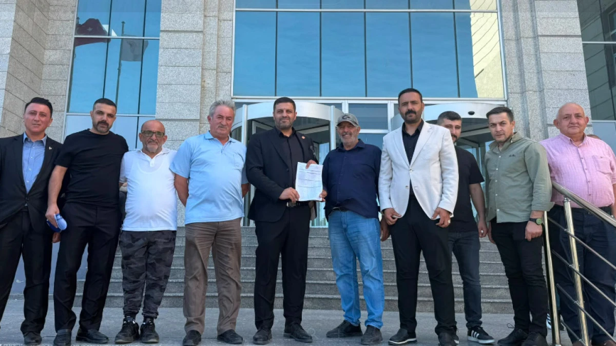 MHP Darıca İl&ccedil;e Başkanı Yavuz Furunci mazbatasını aldı