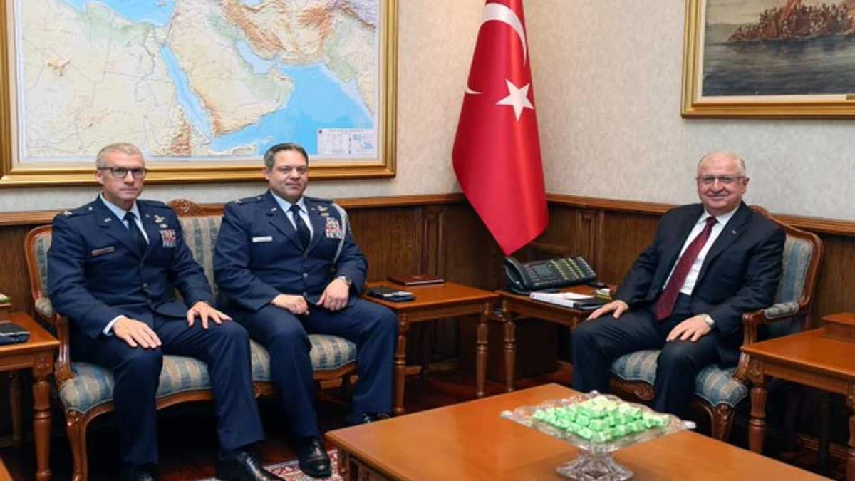 Milli Savunma Bakanı G&uuml;ler'den dikkat &ccedil;eken kabul