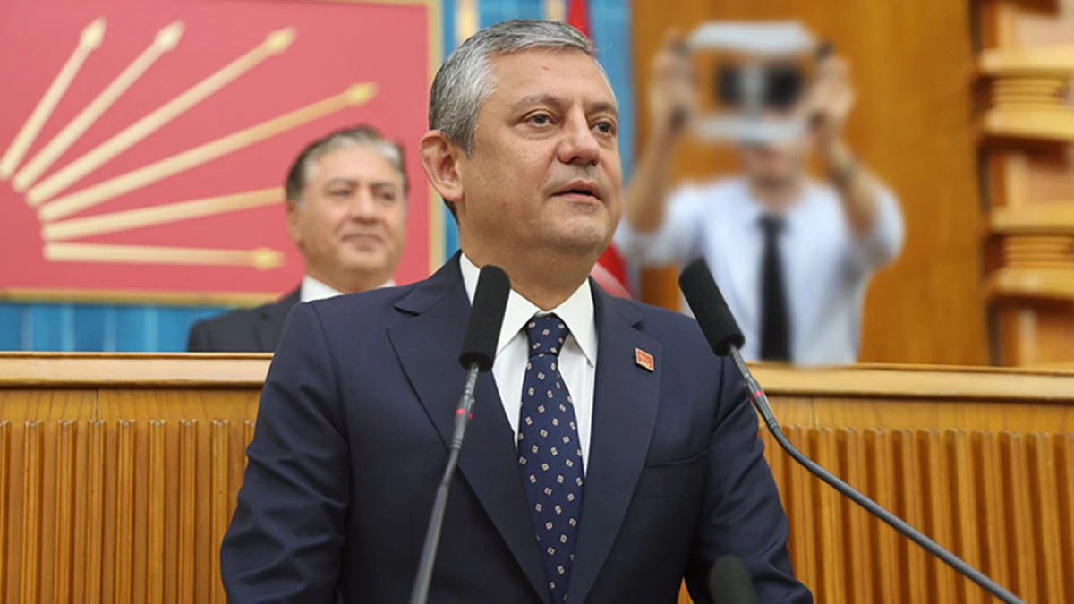 &Ouml;zg&uuml;r &Ouml;zel CHP'ye veda etti. Yeni parti geliyor