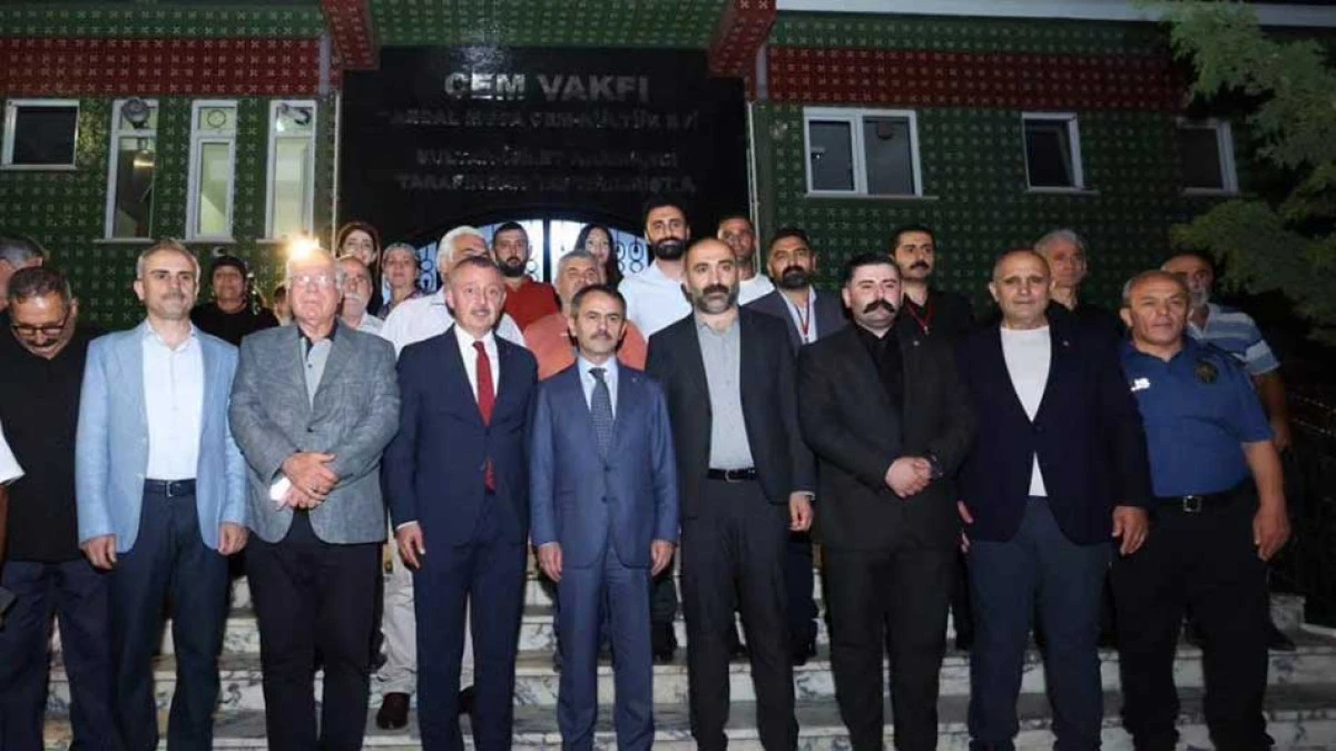 Vali Aktaş ve Başkan B&uuml;y&uuml;kakın, &Ccedil;ayırova Cemevine konuk oldular